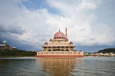 putra camii
