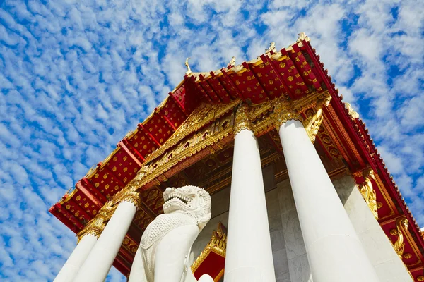 Magnifique temple thaï — Photo