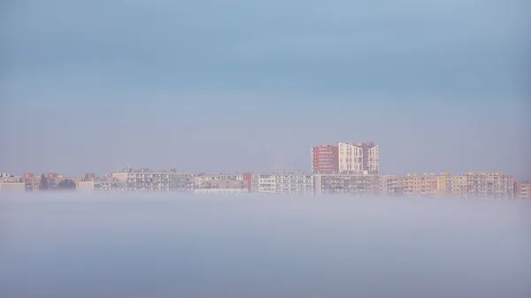 Житловий Будинок Тумані Житловий Район Холодний Осінній Ранок Прага Чехія — стокове фото