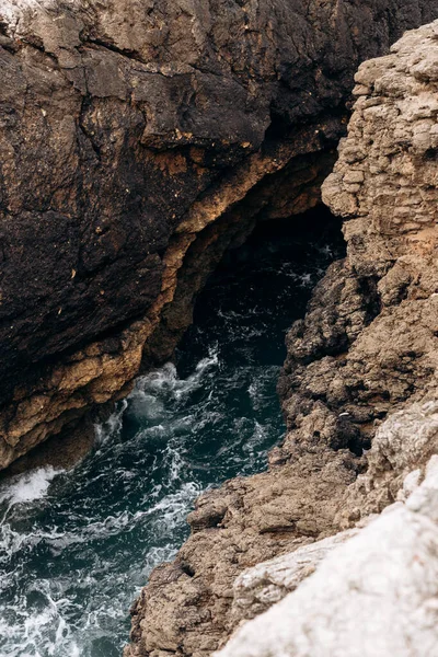 Natuur Oceaangolven Kloof Van Rotsen Portugal — Stockfoto