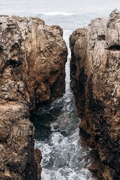 Όμορφη Θέα Στον Ωκεανό Βραχώδεις Βράχους Στην Cascais — Φωτογραφία Αρχείου