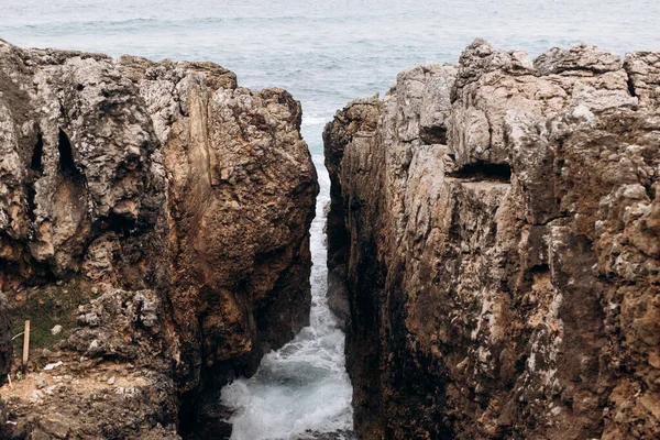 Hermosa Vista Los Acantilados Rocosos Del Océano Cascais — Foto de Stock