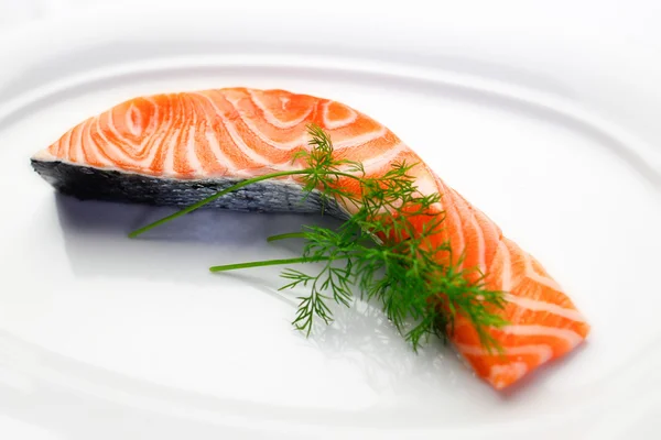 Raw Salmon Steak with Dill — Stock Photo, Image