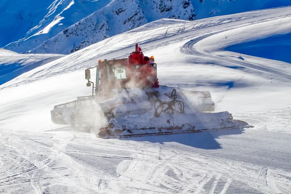 Gatto di neve groming Pista da sci — Foto Stock