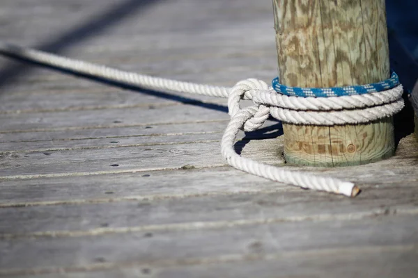 Mooring rope — Stock Photo, Image