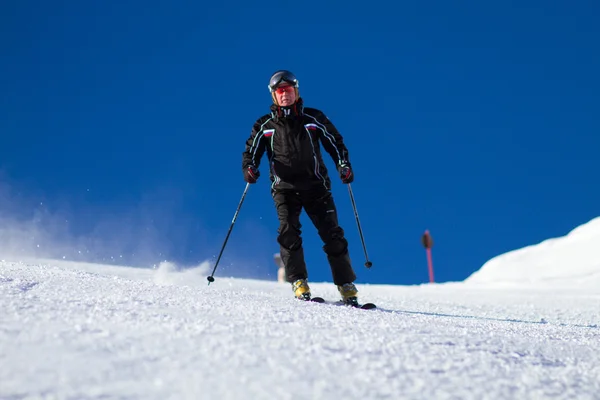 Old male skier — Stock Photo, Image