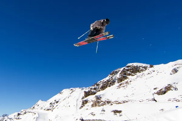 Acrobacias de esqui — Fotografia de Stock