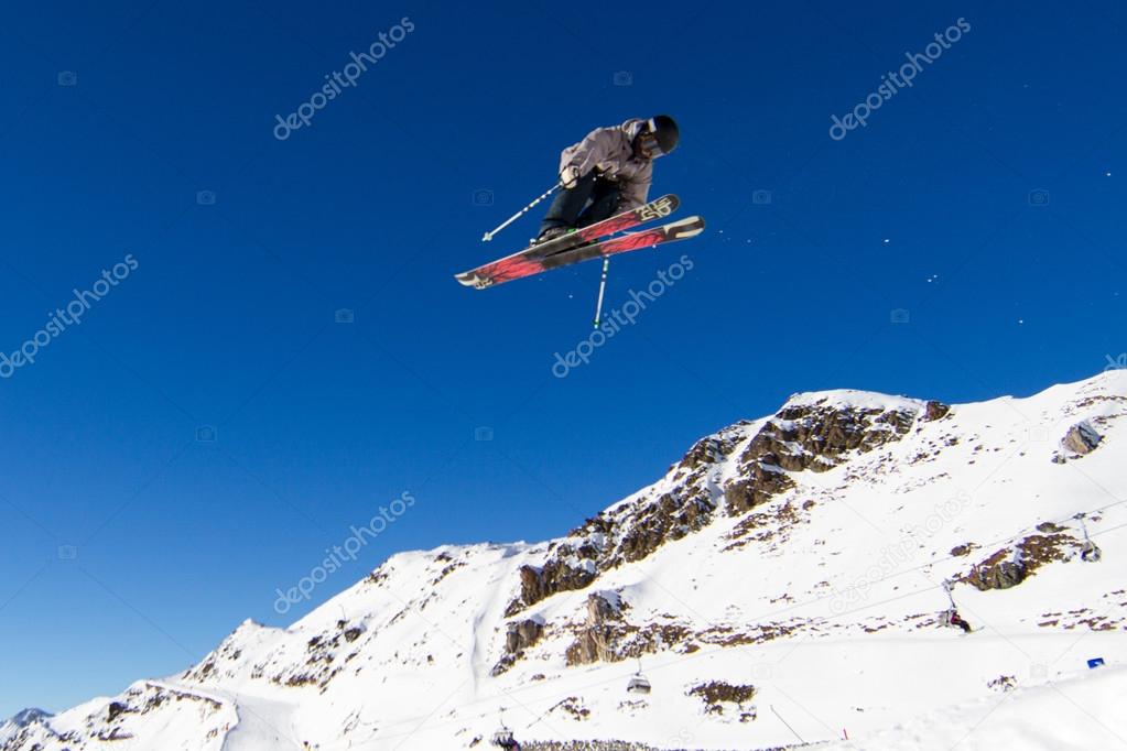 Ski acrobatics