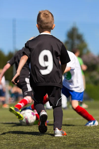 Kids playing soocer — Stock Photo, Image