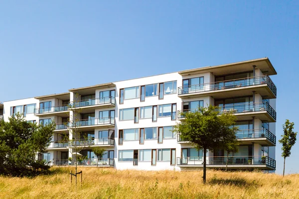 Modern appartementencomplex — Stockfoto