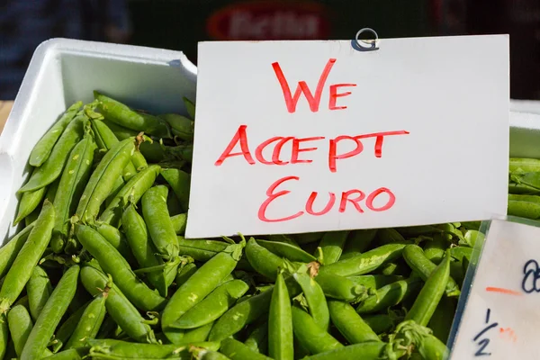 Euro kabul ediyoruz — Stok fotoğraf