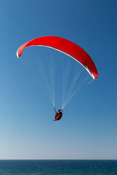 Gleitschirmfliegen — Stockfoto