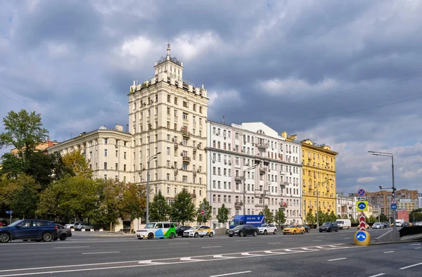 1953年のアパート 1915年の収益性の高い家 1939 1940年の住宅 サドバヤ サメタヤ通りの眺め モスクワ ロシア 2021年9月13日 — ストック写真
