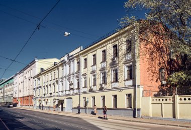 Suschevskaya Caddesi, 1897 yılında inşa edilen eski yerleşim yeri, mimar N.A.Tyutyunov, dönüm noktası: Moskova, Rusya - Ekim 06, 2021