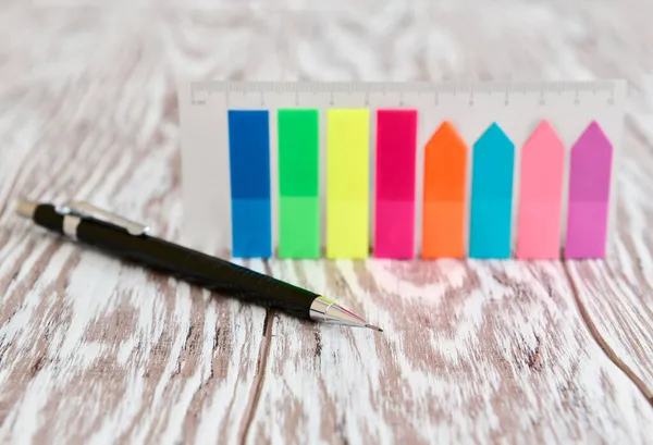 Crayon Automatique Étiquettes Autocollantes Colorées Pour Notes Concept Entreprise — Photo