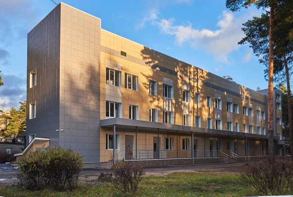 Zhukovsky Şehir Klinik Hastanesi 'ndeki yeni bulaşıcı hastalıklar binası: Zhukovsky, Rusya - 06 Kasım 2021