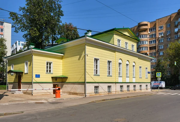 Monumento Arquitectónico Casa Madera Con Entresuelo Pasaje Elokhovsky 1803 1811 —  Fotos de Stock