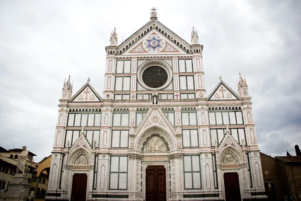 Basilica di santa croce w Florencja, Toskania, Włochy — Zdjęcie stockowe