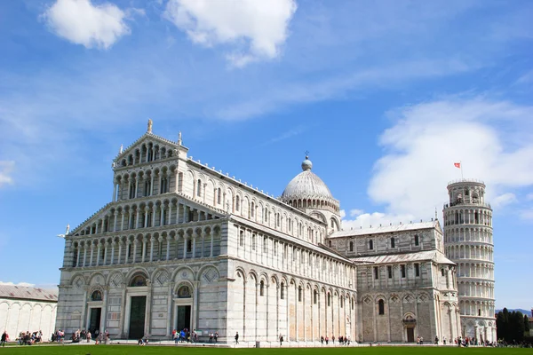 Plaats van wonderen en de toren van Pisa, pisa, Italië — Stockfoto