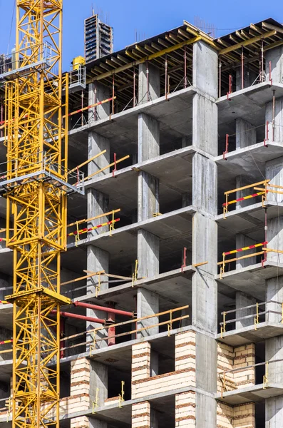 Construction of a residential building — Stock Photo, Image