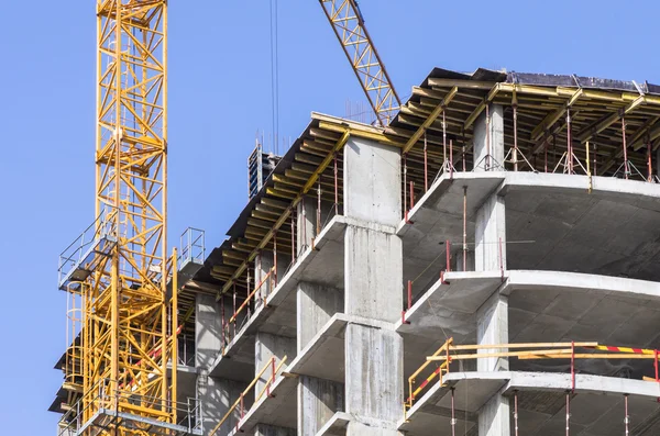 Construction of a residential building — Stock Photo, Image