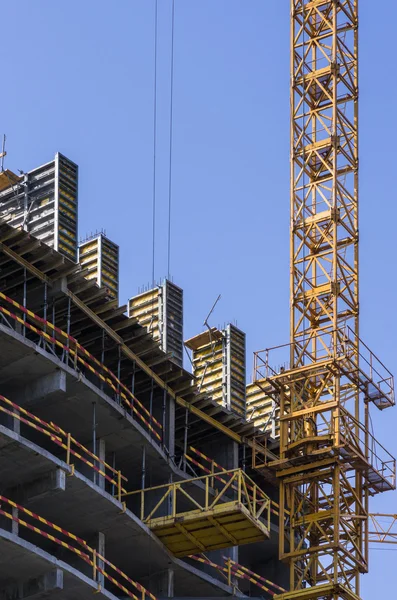 Construction of a residential building — Stock Photo, Image
