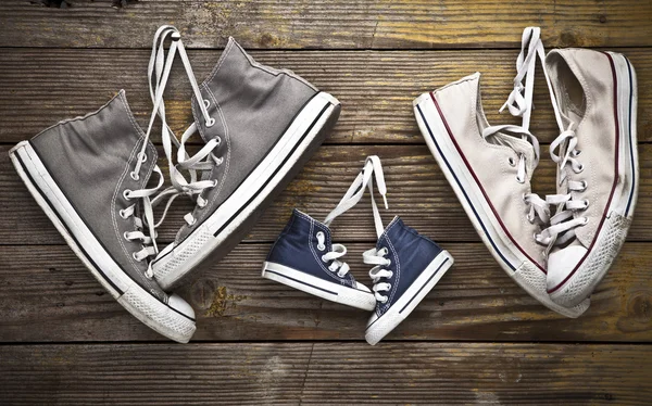 her yaş için eski retro spor ayakkabı