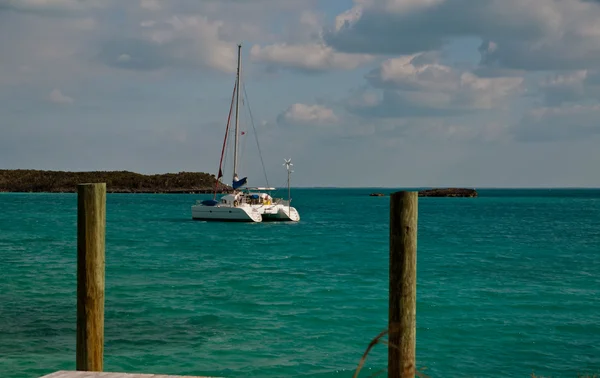 Catamaran Sailboat in the Bahamas — Stock Photo, Image