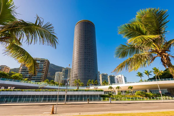 ブラジルリオデジャネイロ2022年3月8日 象徴的な新しく改装されたホテルナシオナルビルは オスカー ニーマイヤーによって設計されました — ストック写真