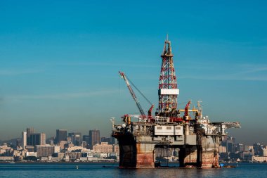 Brezilya, Rio de Janeiro 'daki Guanabara Körfezi' nde petrol sondaj platformu