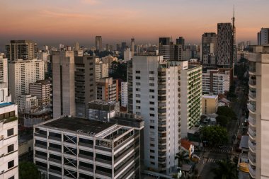 Gün doğumuna kadar Sao Paulo Binalarının Hava Görünümü