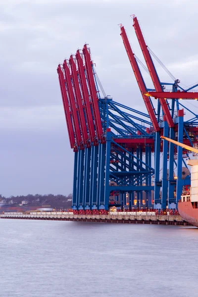 Kräne am Containerterminal Cranes at ther Container Terminal — Stock Photo, Image