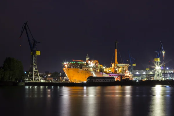 Shipyard at night — Stock Photo, Image