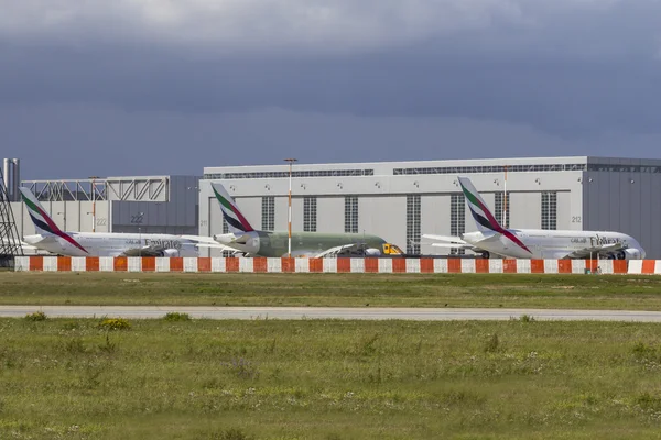 Три Емірати Airbus A380 — стокове фото