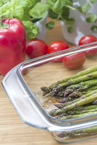 Gegrilde asperges — Stockfoto