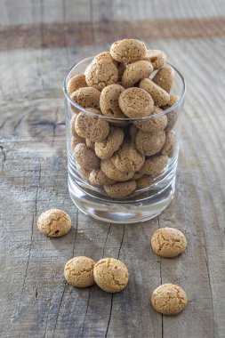 bir bardak amarettini kurabiye