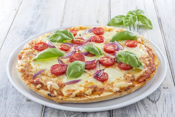 Pizza fatta in casa — Foto Stock