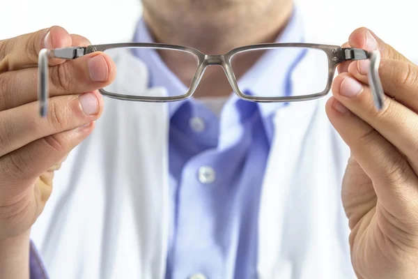 Optiker mit Brille — Stockfoto