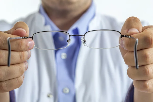 Optiker med glasögon — Stockfoto