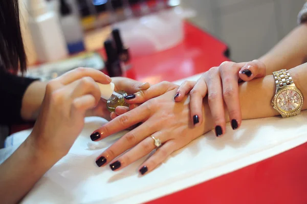 Professional nail polish applying — Stock Photo, Image