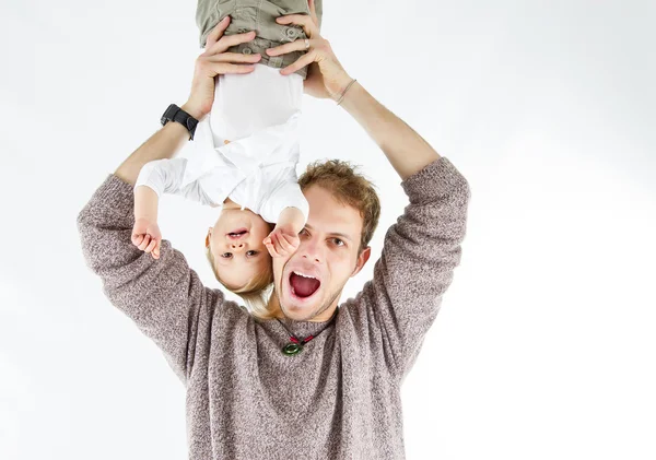 Vader spelen met baby — Stockfoto
