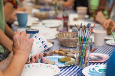 Resim seramikleri üzerine atölyeler