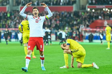 CHORZOW, POLAND - 29 Mart 2022: FIFA Dünya Kupası 2022 Kalifikasyon play-off maçı POLAND - İsveçli 2: 0. Robert Lewandowski 'nin maçını kazandıktan sonra.