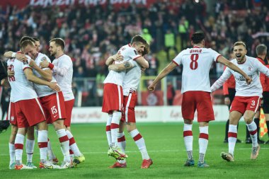 CHORZOW, POLAND - 29 Mart 2022: FIFA Dünya Kupası 2022 Kalifikasyon play-off maçı POLAND - İsveçli 2: 0. Joy Kamil Glik (5) Tomasz Kedziora Sebastian Szymanski (M) Jakub Moder (8) Michal Helik (3)).