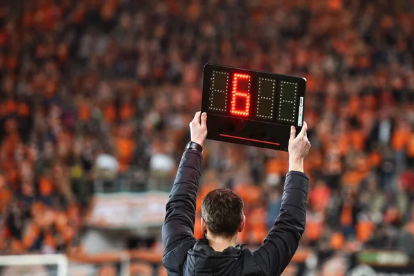 Technical Referee Shows Minutes Added Time Football Match — Stockfoto