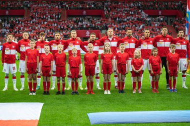 WARSZAWA, POLAND - 14 Haziran 2022: UEFA Uluslar Ligi A grubu 4. Marş sırasında Polonya takımı.
