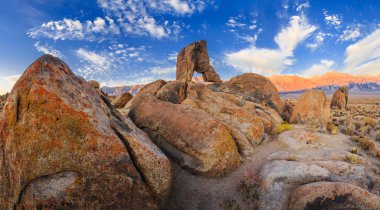 önyükleme arch alabama hills adlı