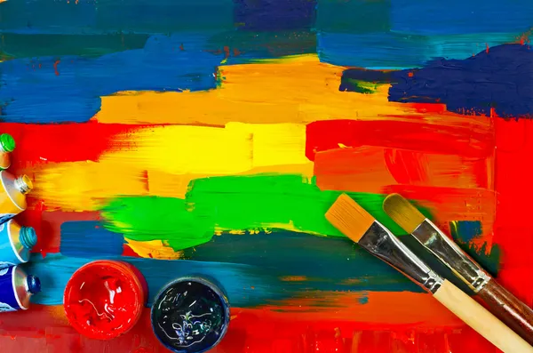 Sanat boyaları, palet, fırçalar