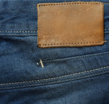 boş deri jeans etiket kot dikilmektedir.