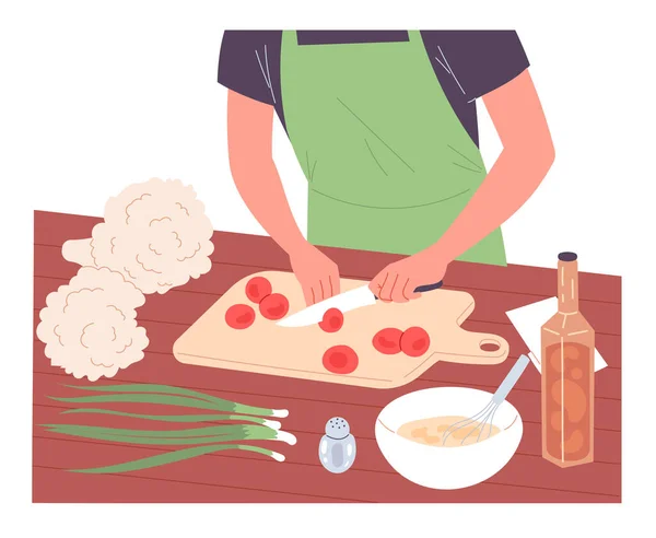 Homem corta tomates na tábua de corte preparando alimentos — Vetor de Stock